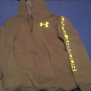 Under Armour sweatshirt